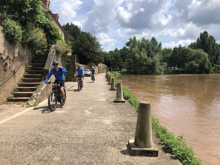 7 - Visite à vélo - Dordogne / Périgord