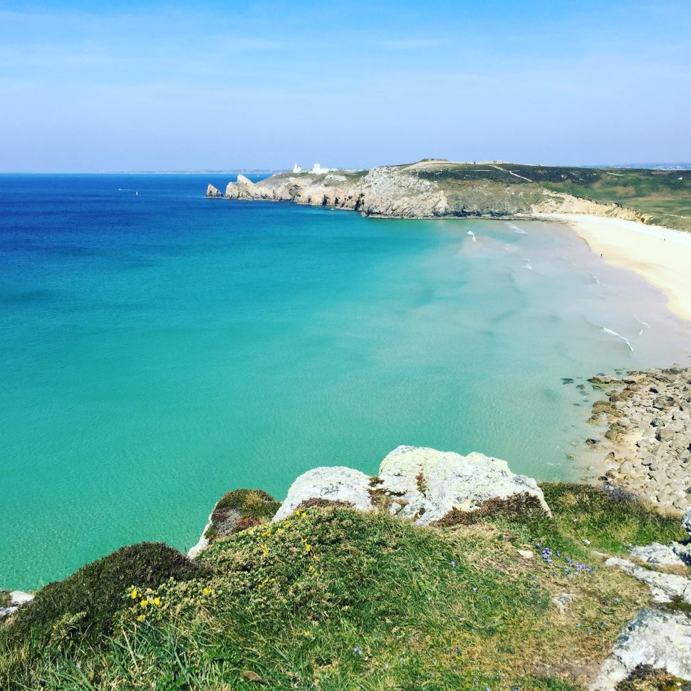 Blick auf die Küste in der Südbretagne