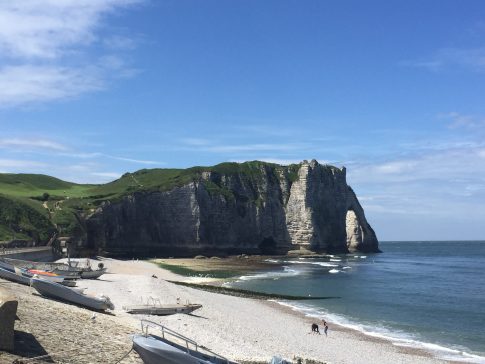 Blick auf den Etretat Felsen in der Normandie
