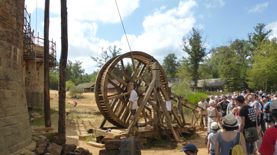 Beim Schloss Guédelon im Burgund