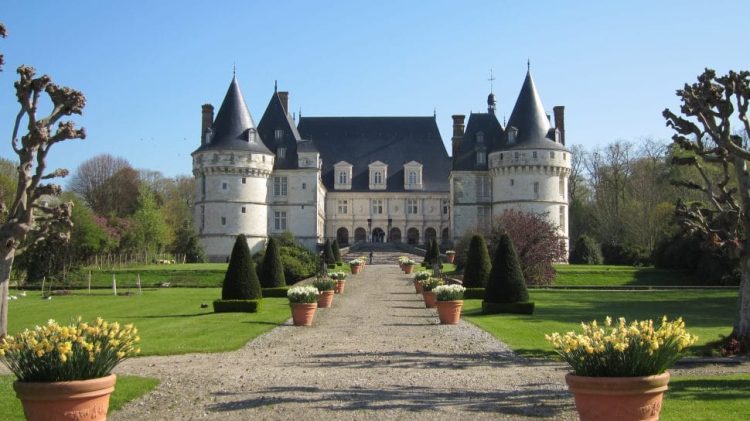 Blick auf das Schloss Mesnières
