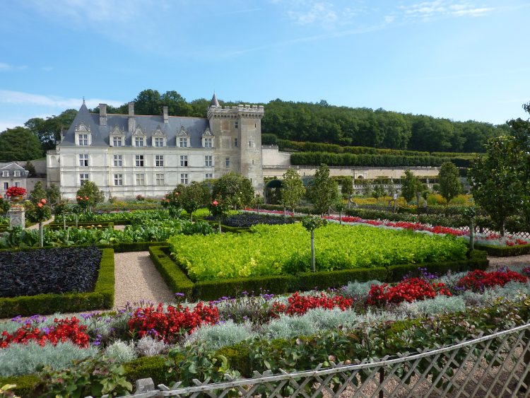 Blick auf Schloss Villandry mit Gärten