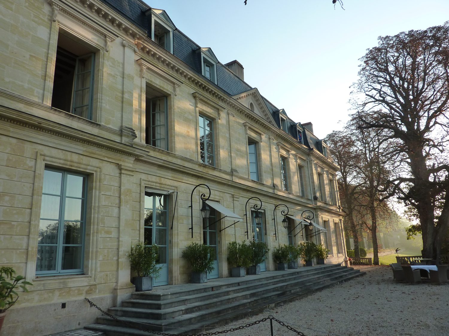 Blick auf ein Hotel von France à Vélo