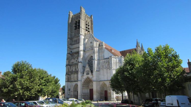Blick auf Kathedrale in Auxerre