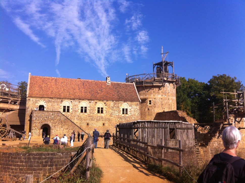 Blick auf das Schloss Guédelon