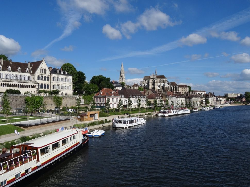 View at the river Yonne in Auxerre