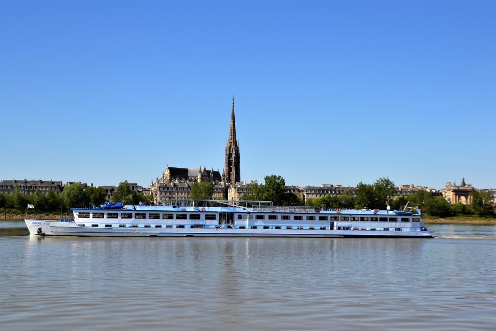 Blick auf das Schiff MS Bordeaux