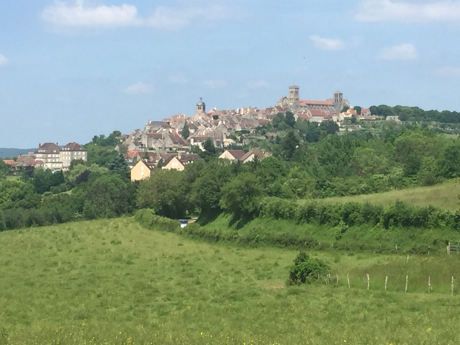 Blick auf das Dorf Vézelay