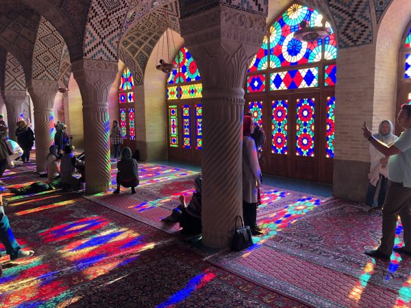 Das Innere einer Moschee im Iran